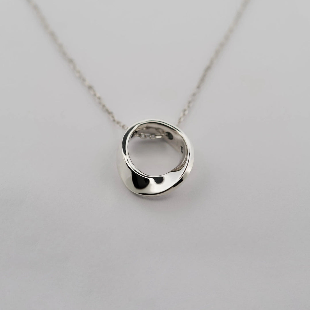 Pendentif Moebius Adrien Moniquet