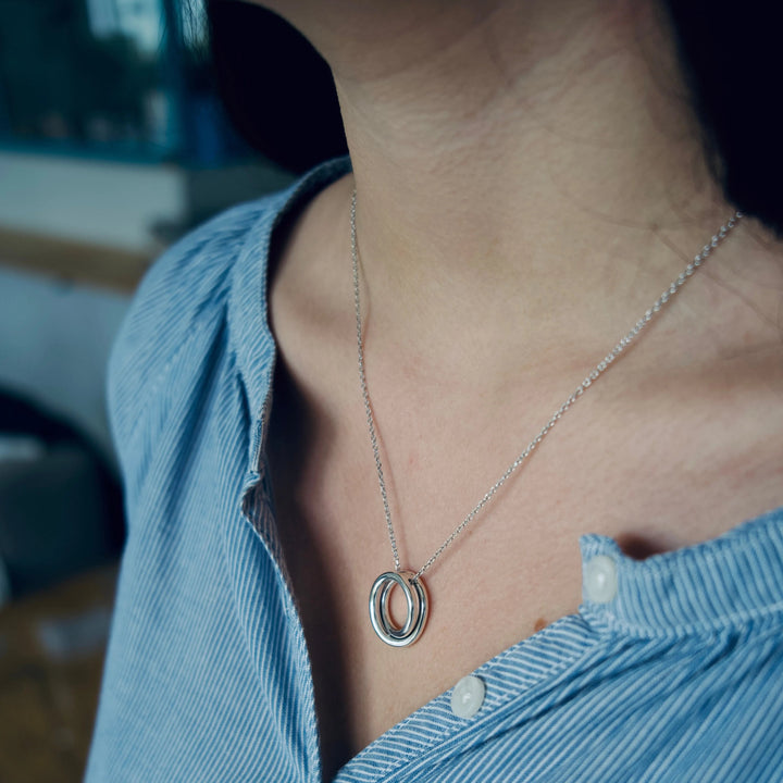 Pendentif Romane Adrien Moniquet