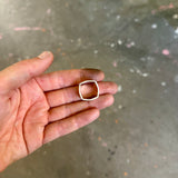 Face martelée de la bague Héritage en argent massif 925