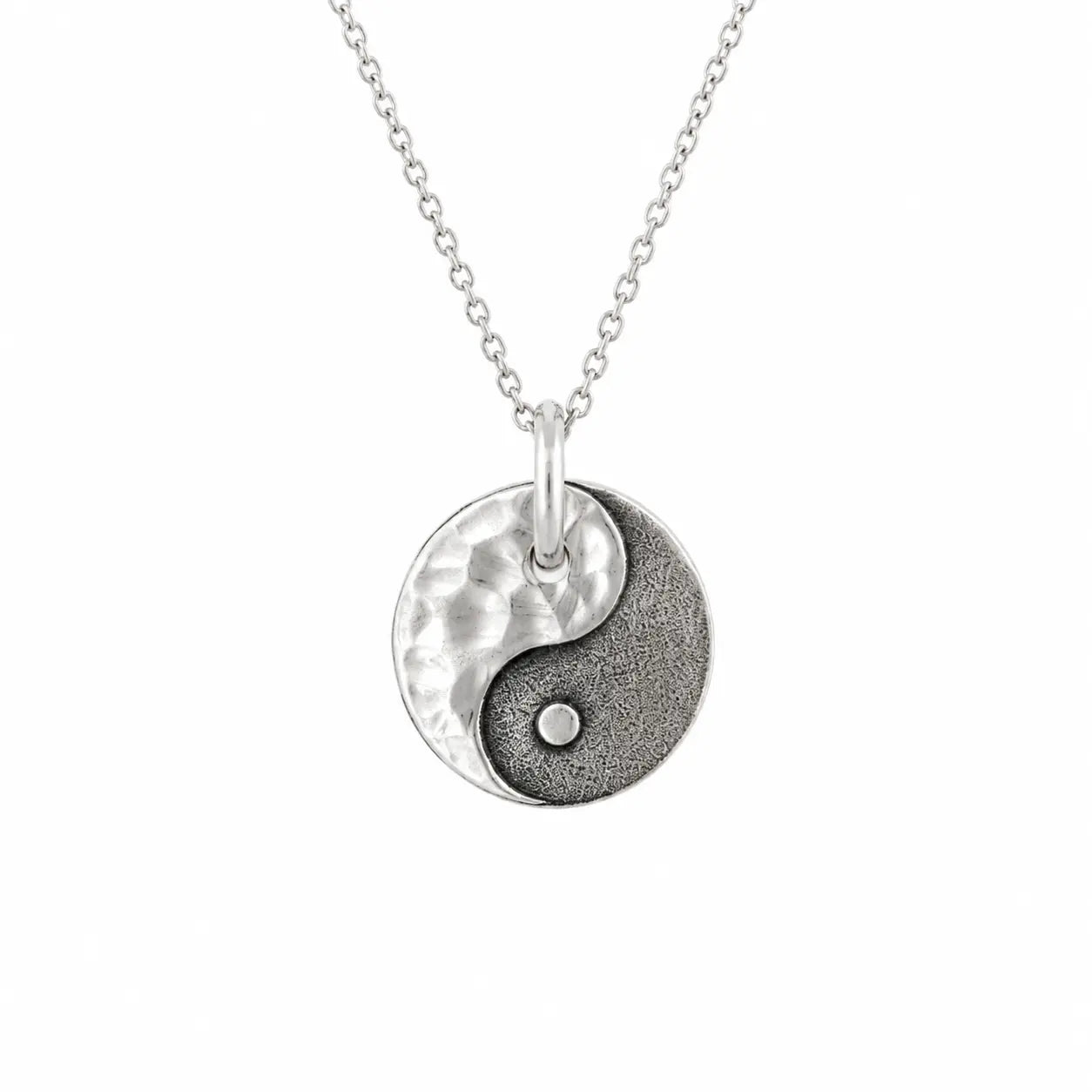 Pendentif Yin-Yang Argent Massif – Bijou Artisanal Noirci et Martelé Adrien Moniquet