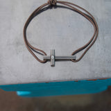 Bracelet Cordon Croix Léon en titane