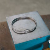 Bracelet Franck en Titane Forgé à Froid – Fermoir Mobile Riveté