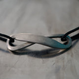 Bracelet Cordon Infini Plat en titane