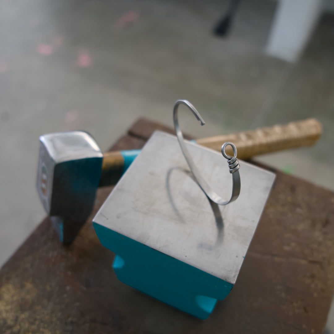 Bracelet en titane forgé à froid – Patmos